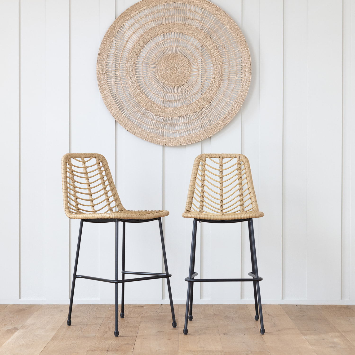 Lot de 2 tabourets de bar en rotin synthétique OKA