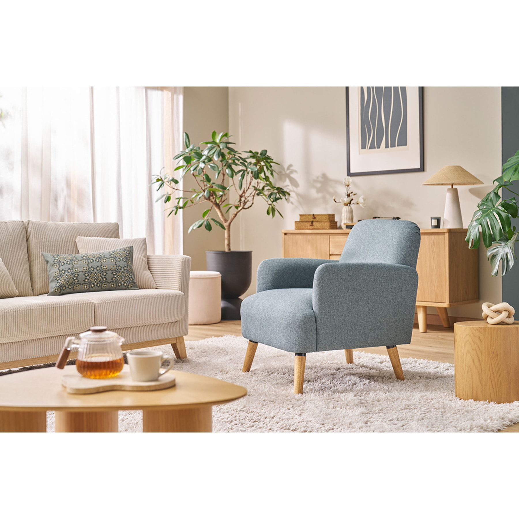 Fauteuil scandinave en tissu effet velours vert kaki et bois clair ISKO