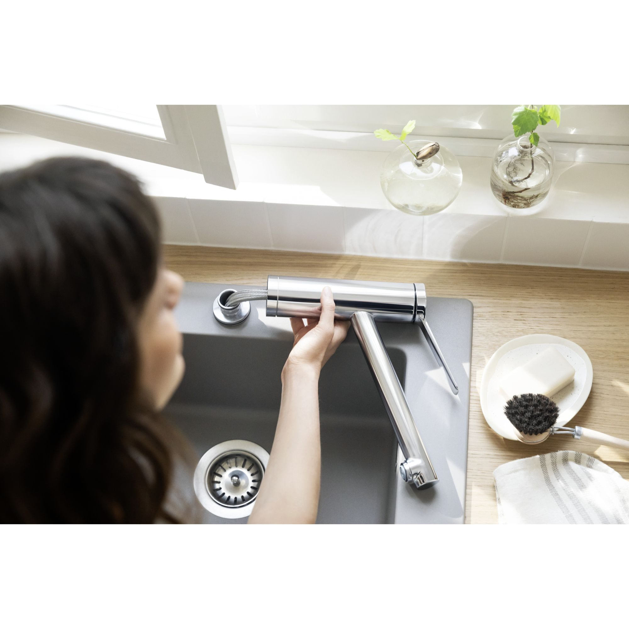 Zesis M33 Mitigeur de cuisine 160, installation devant une fenêtre, 1 jet chromé