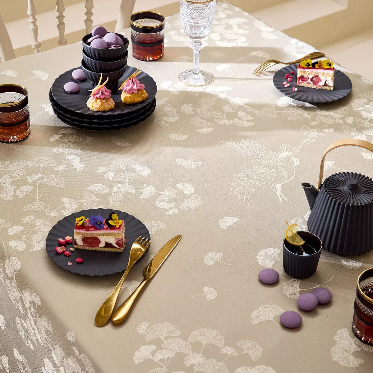 Chemin de table pur coton motif jacquard beige Mille ginkos naturel