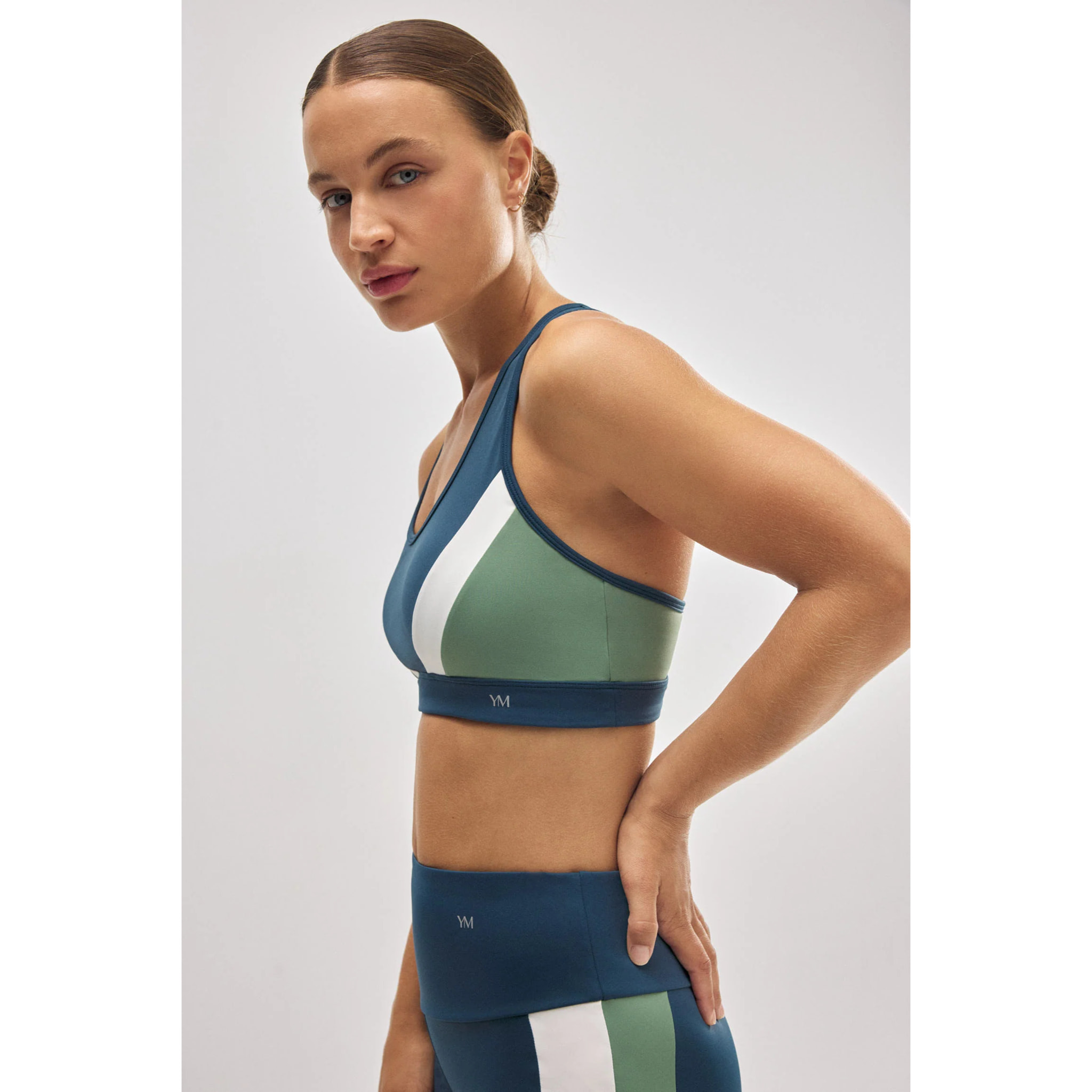 Reggiseno sportivo colorblock blu con imbottitura rimovibile