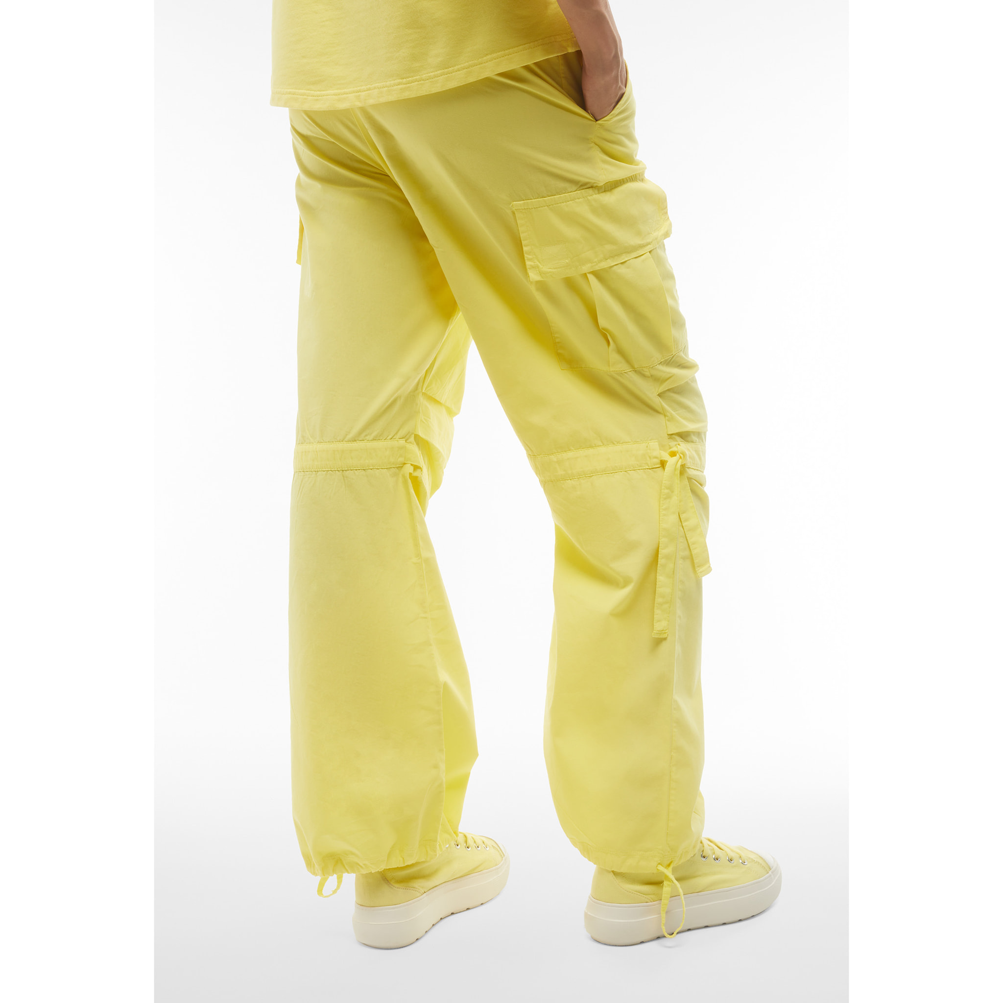 Pantaloni cargo da donna in tessuto popeline tinto capo