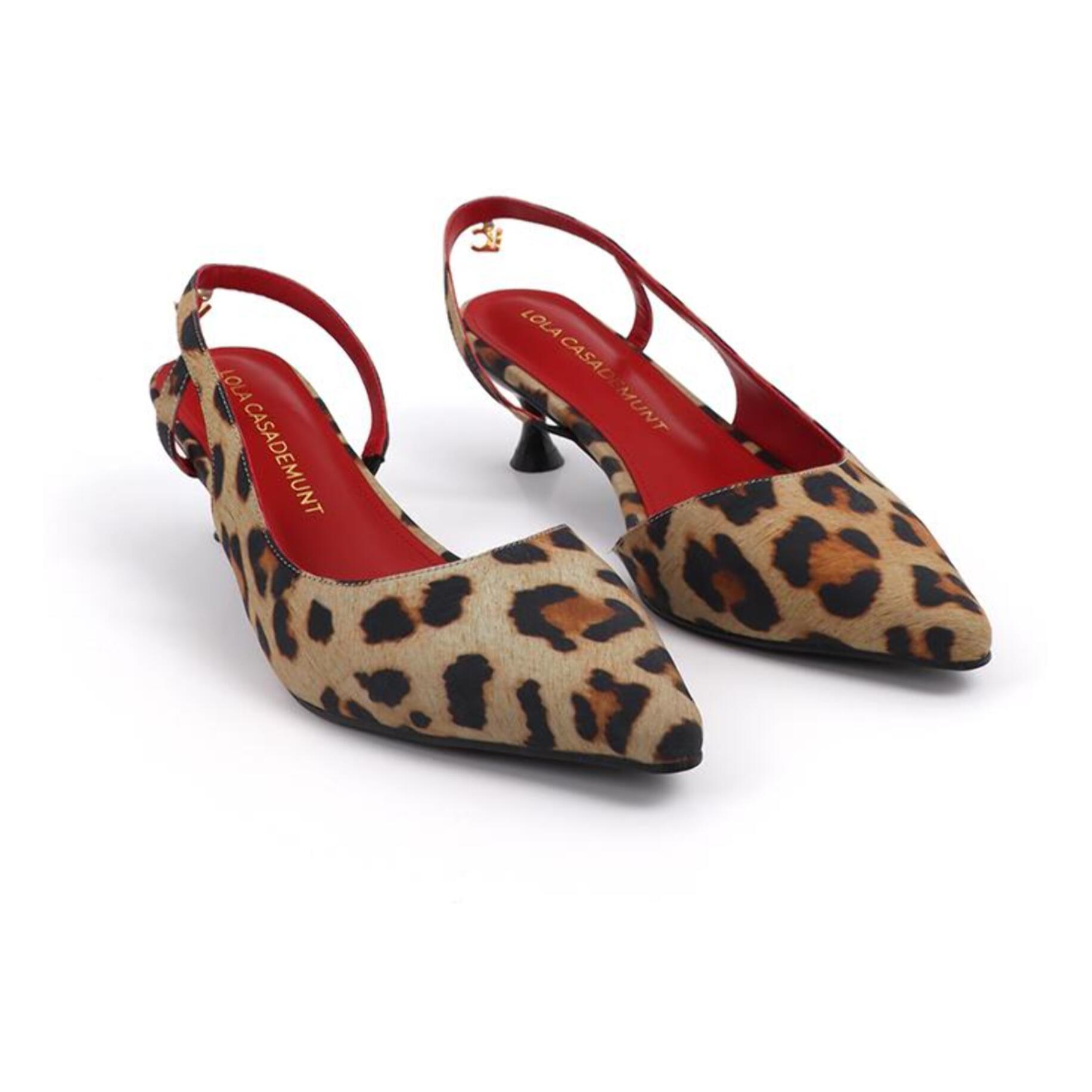 Scarpa con tacco alto e scollatura profonda con stampa leopardata