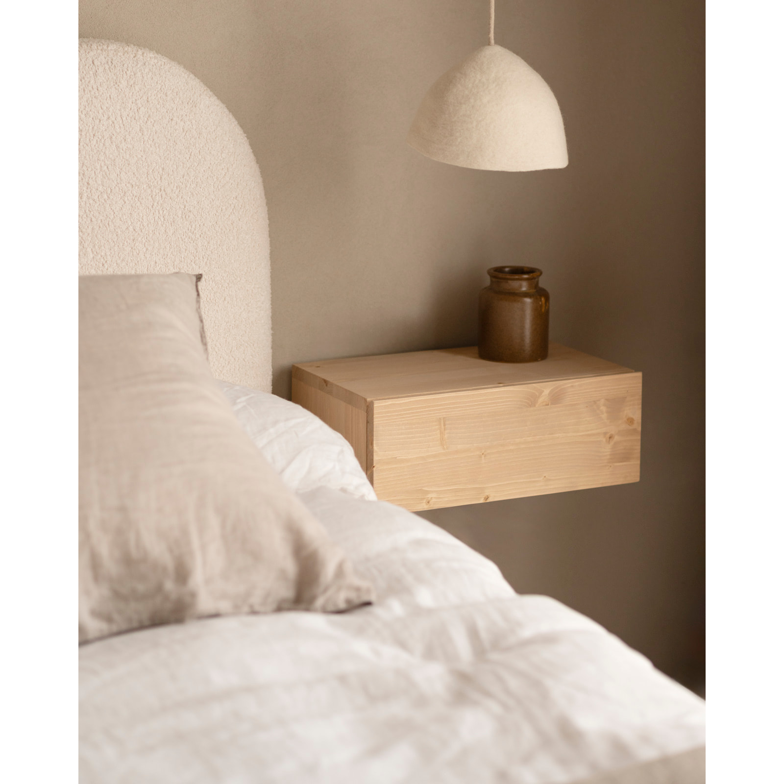 Pack de deux chevets flottants en bois massif chêne moyen 15x40cm Hauteur: 15 Longueur: 40 Largeur: 25.5