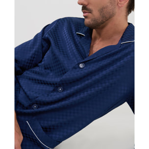 Pijama hombre tejido jaquard cuadritos, abierto con botones, con bolsillos de plastón, manga larga y pantalón largo