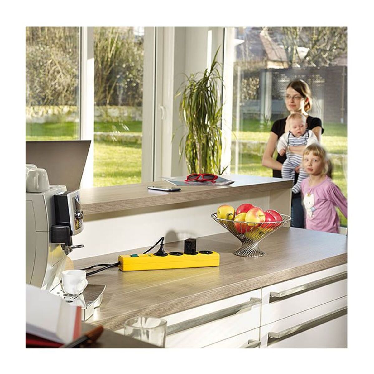 Multiprise BRENNENSTUHL 4 PRISES ROUGES 2M - PARASURT. 19.500A