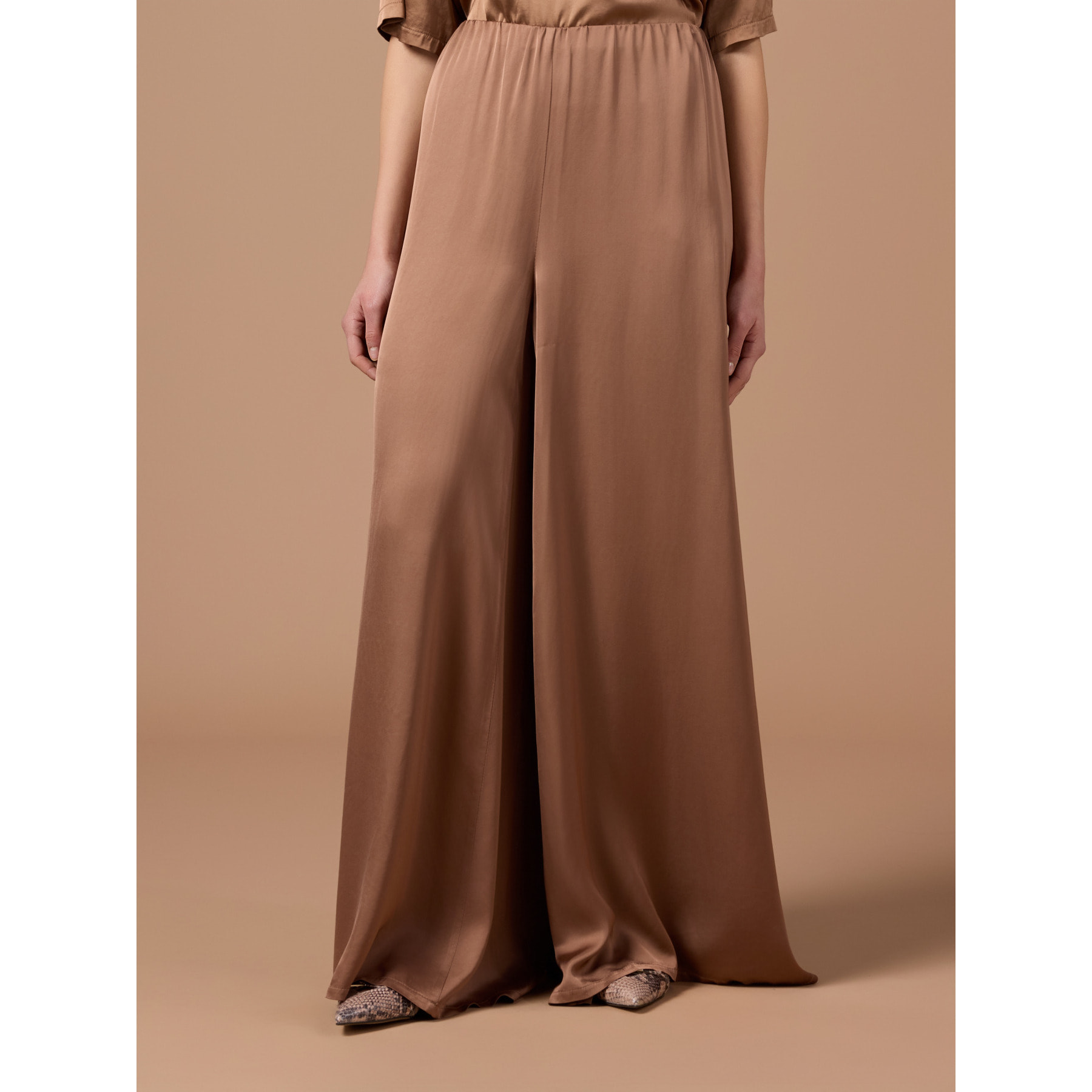 Oltre - Pantaloni palazzo in raso - Marrone