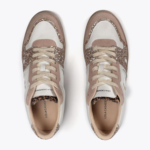 Sneaker con Zeppa Interna e Dettagli in Pelle