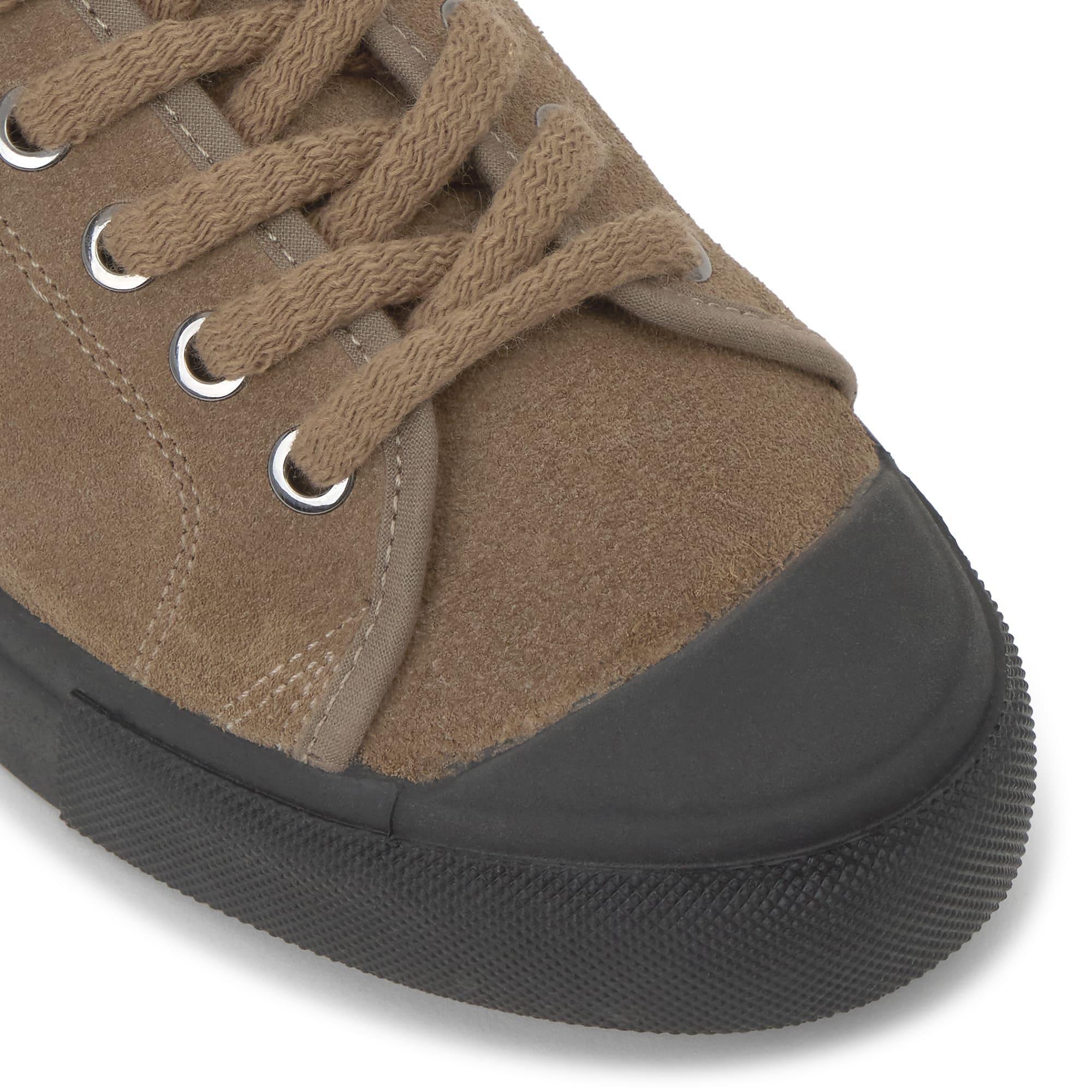 Sneaker plano Zira en serraje