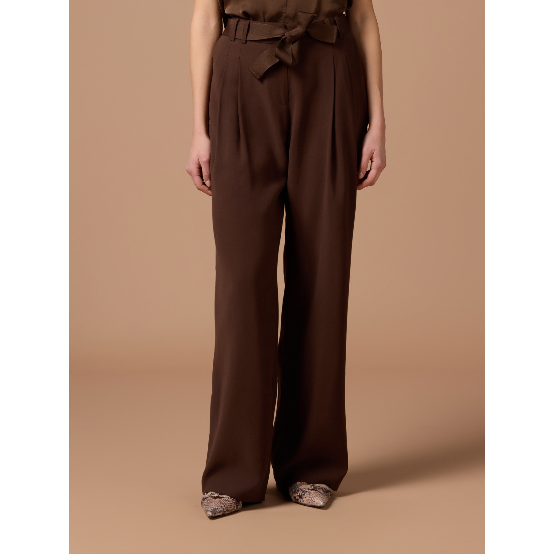 Oltre - Pantalones fluidos con cinturón - Marrón