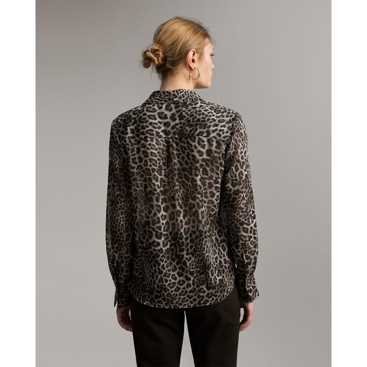 Camicia semitrasparente con stampa animalier e dettagli a contrasto