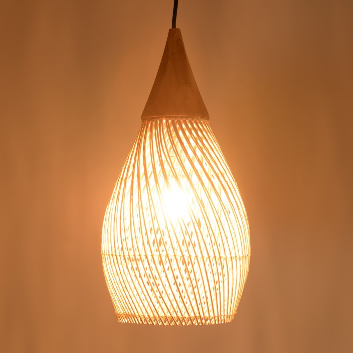 SIXTINE - Suspension 'goutte' 25x25cm rotin couleur naturelle et teck