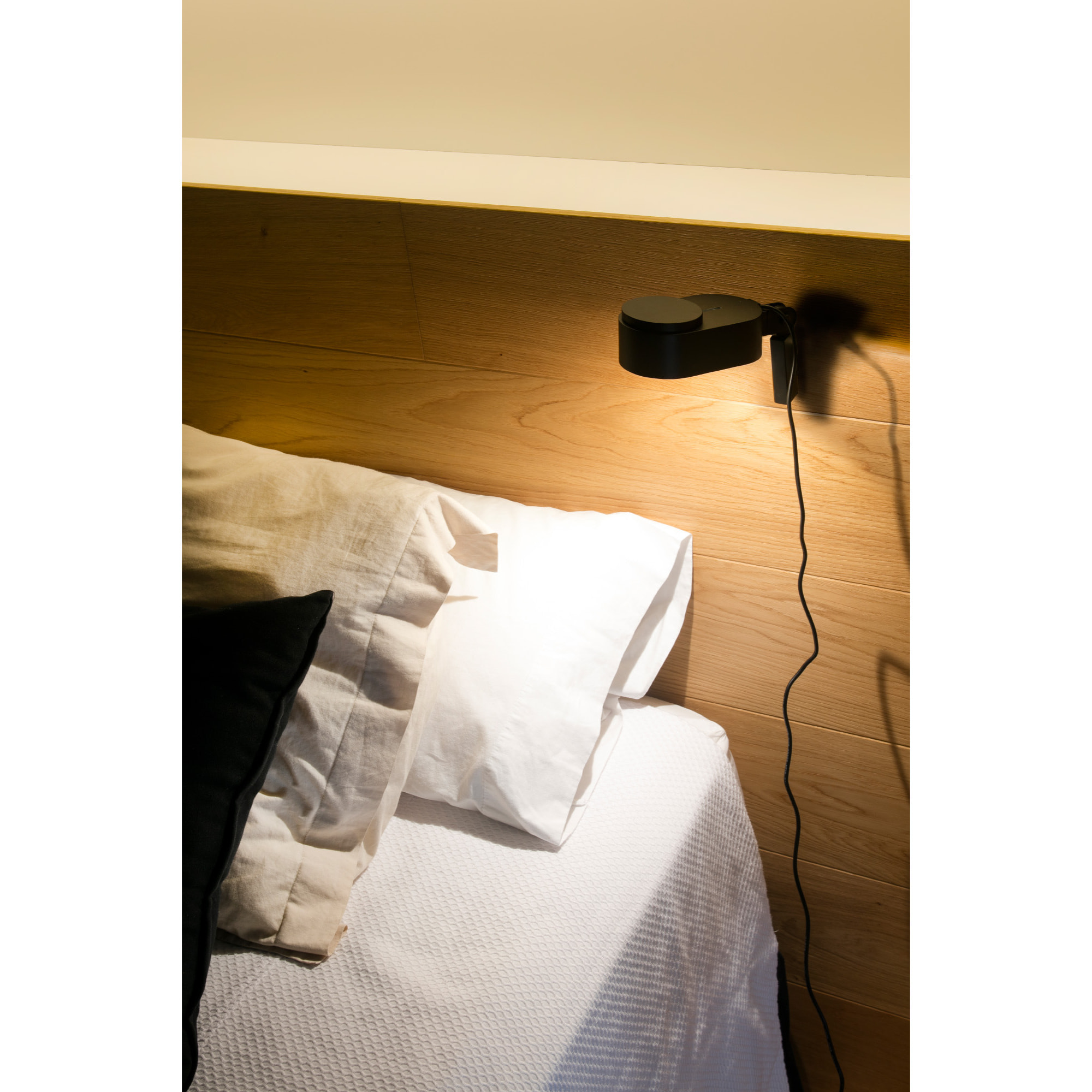 INVITING Aplique negro