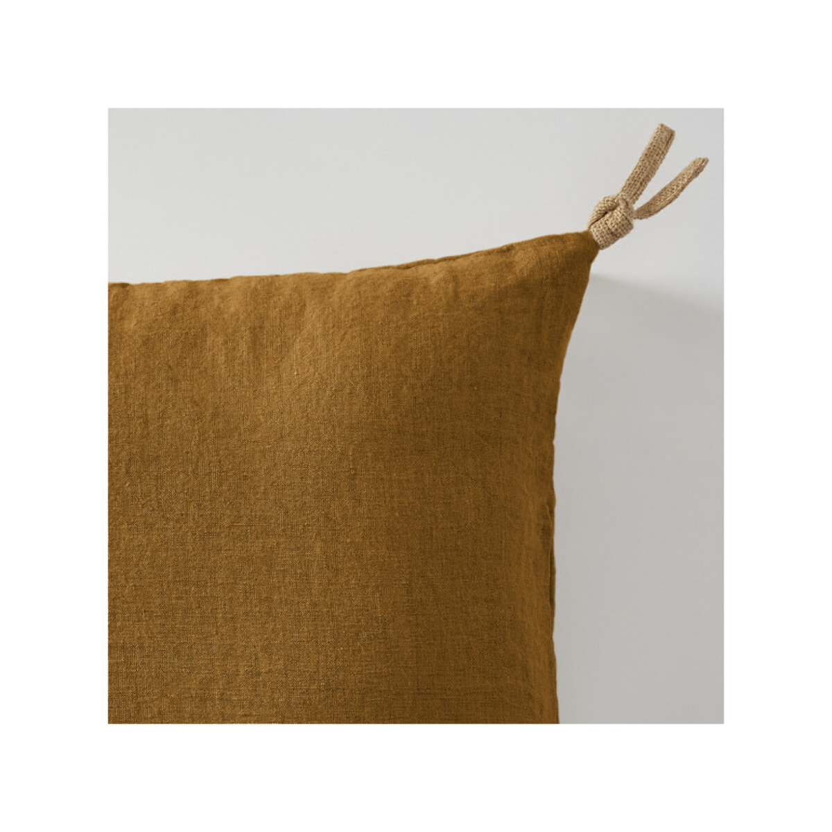Coussin en lin lavé déhoussable 45 x 45 cm à pompons - 5 coloris - SOLINE