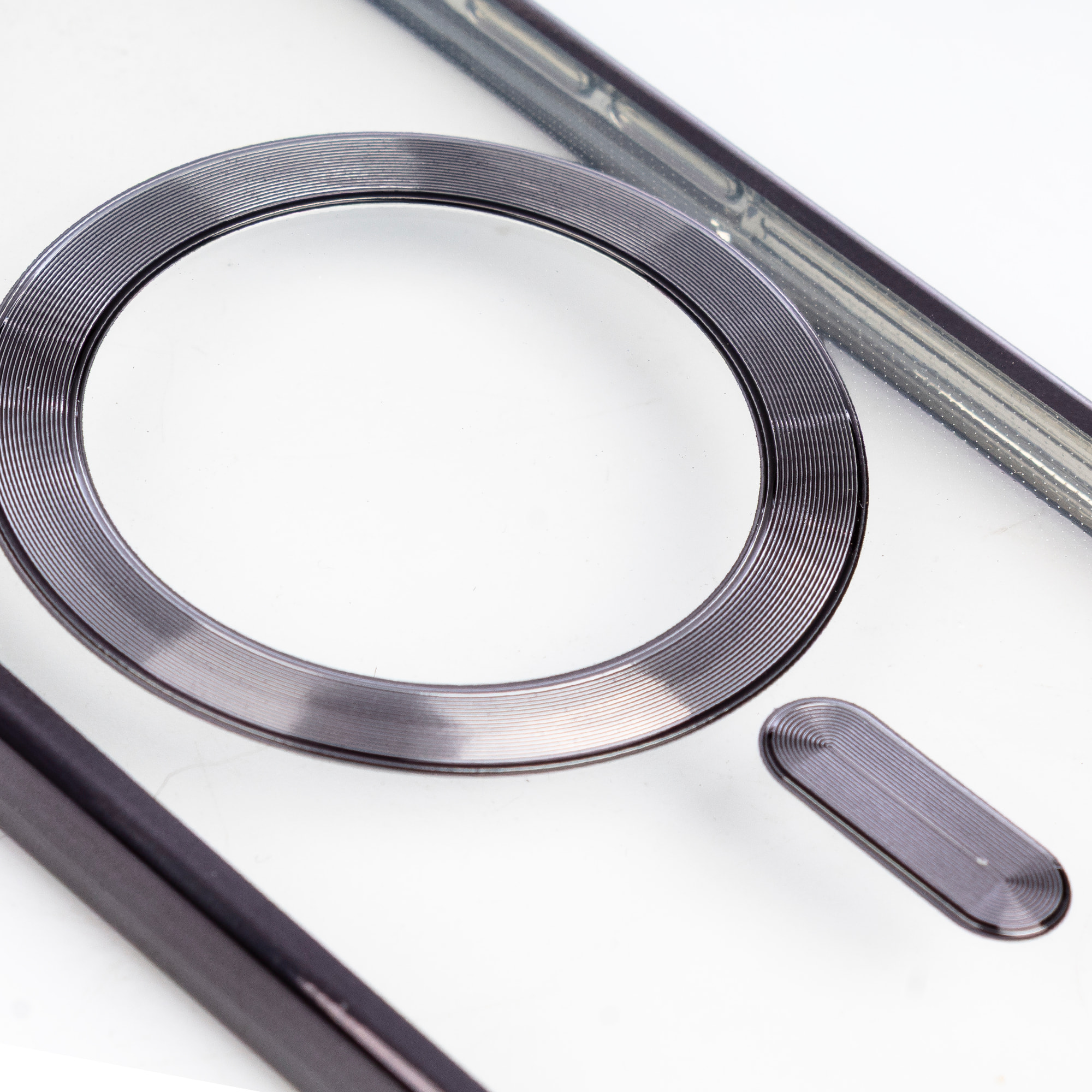 Carcasa transparente con cámara cubierta, bordes negros, antichoque y antihuellas. Magsafe para iPhone 16e.