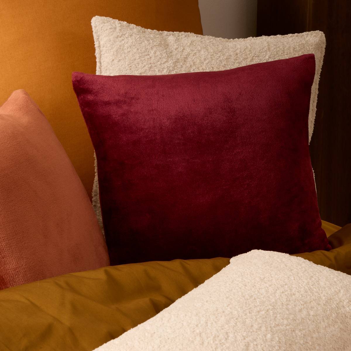 Coussin Ollis rouge grenat 38x38cm