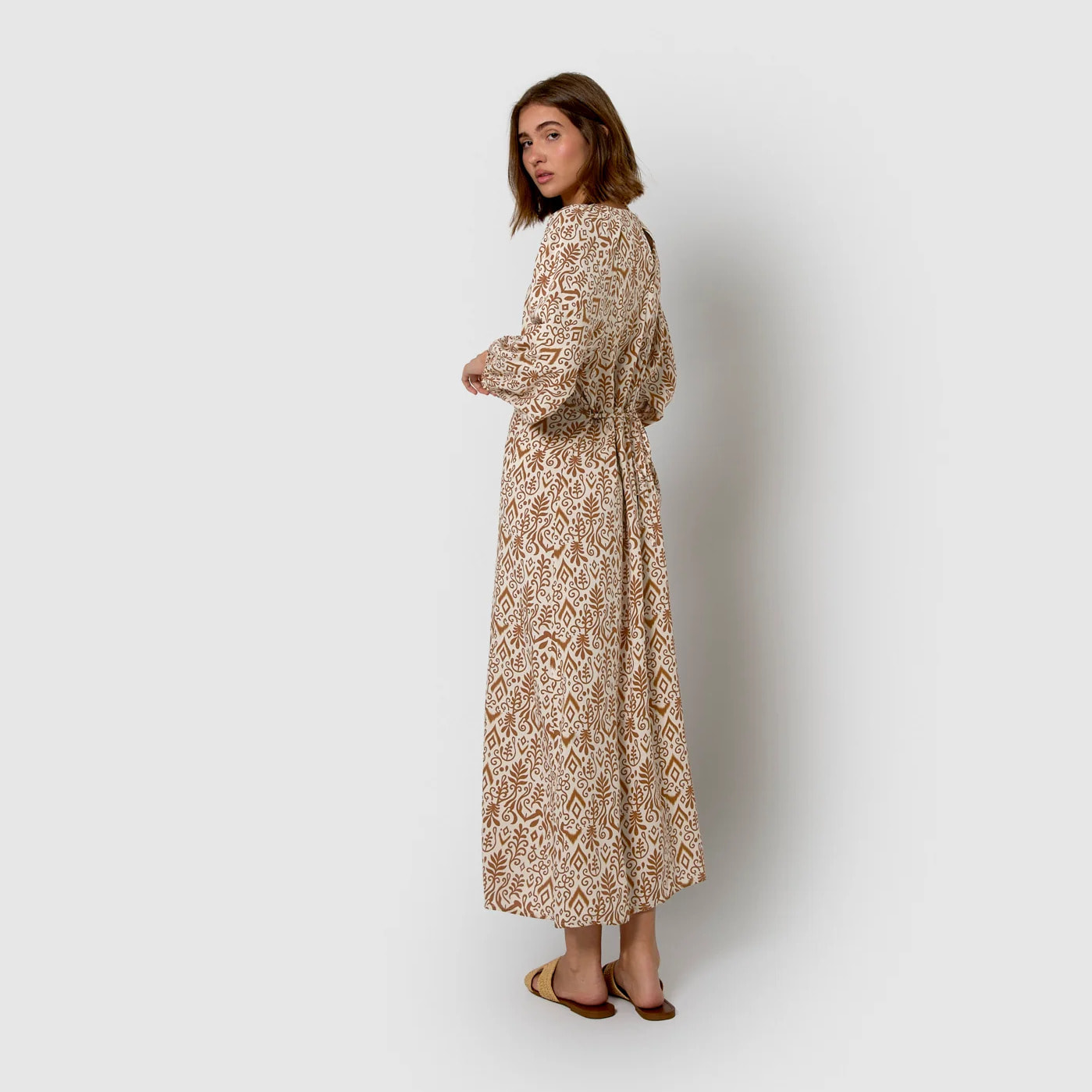 Vestido midi viscosa wulan marrón