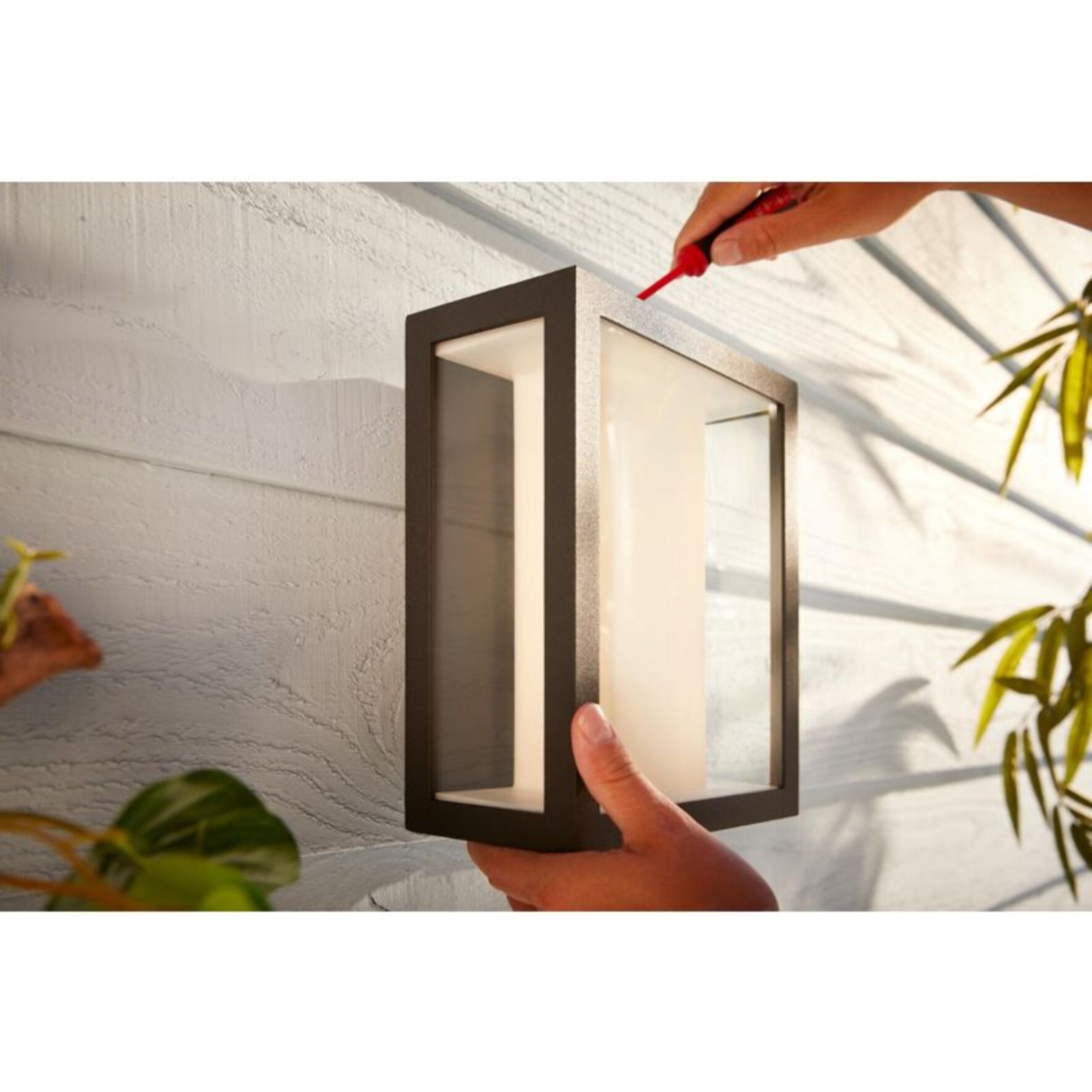 Lampe connectée PHILIPS HUE W&C IMPRESS Grand Modèle Noir Ext