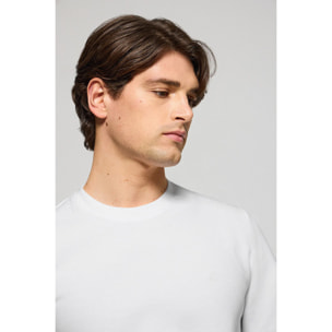 Camiseta blanca microestructura con monograma bordado PC