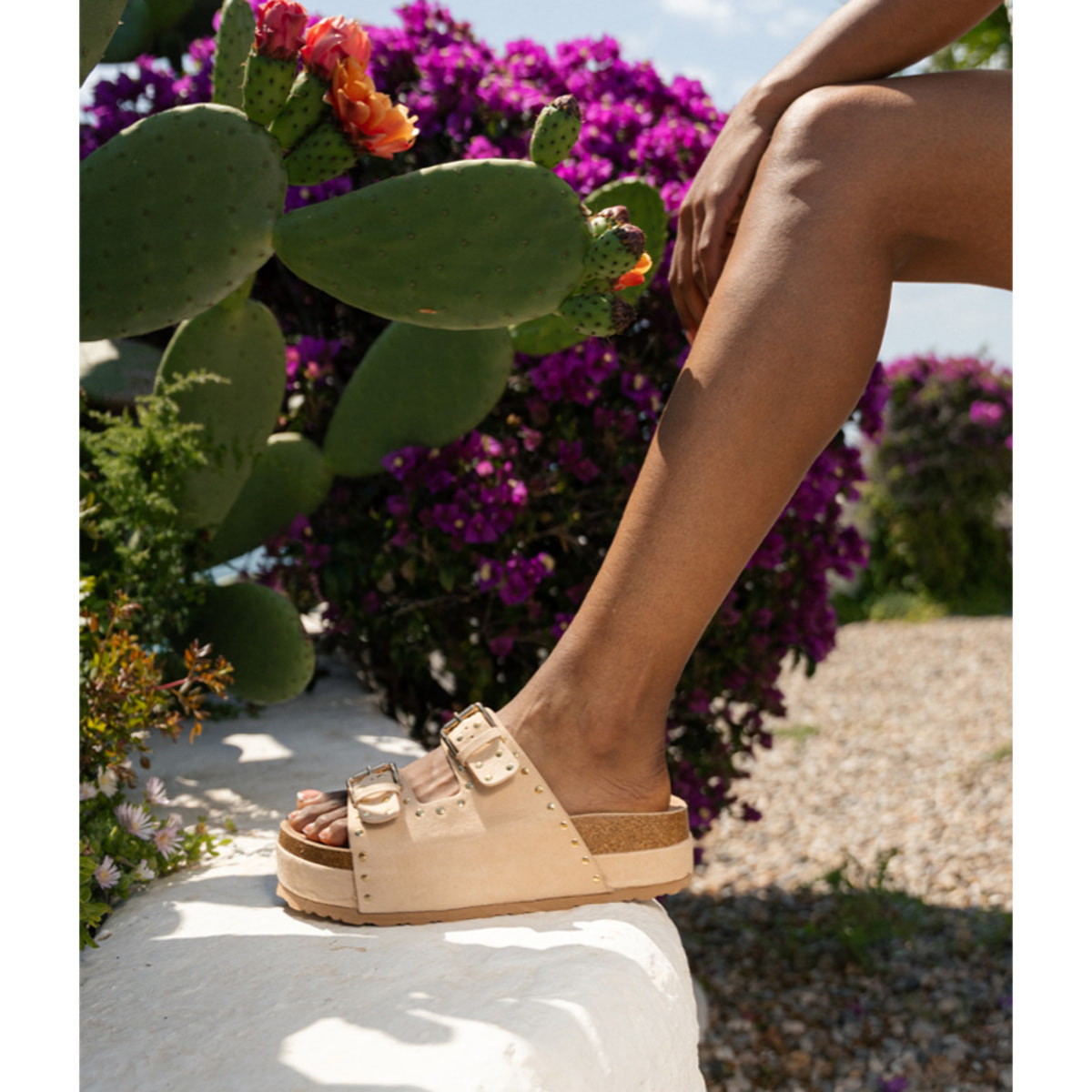 Sandalias de plataforma arena con dos correas