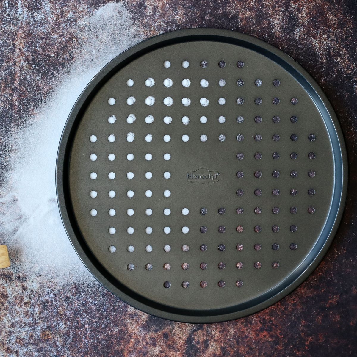 Plaque à pizza en acier carbone 33,5cm AMANDINE