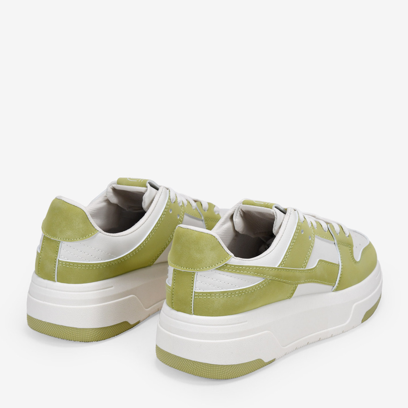 Zapatillas con plataforma verdes con cordones