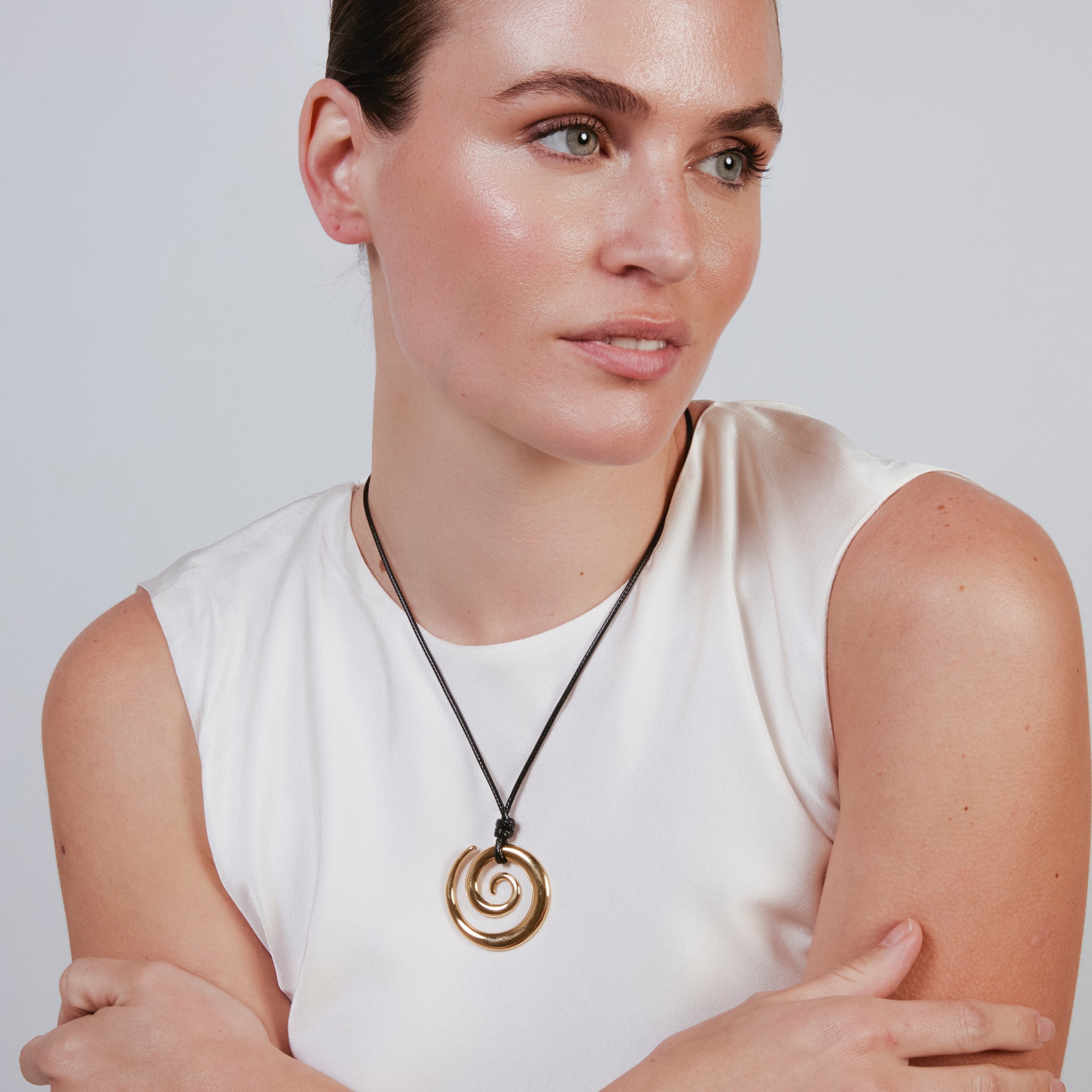 Collar Vimeri acabado oro amarillo 18k
