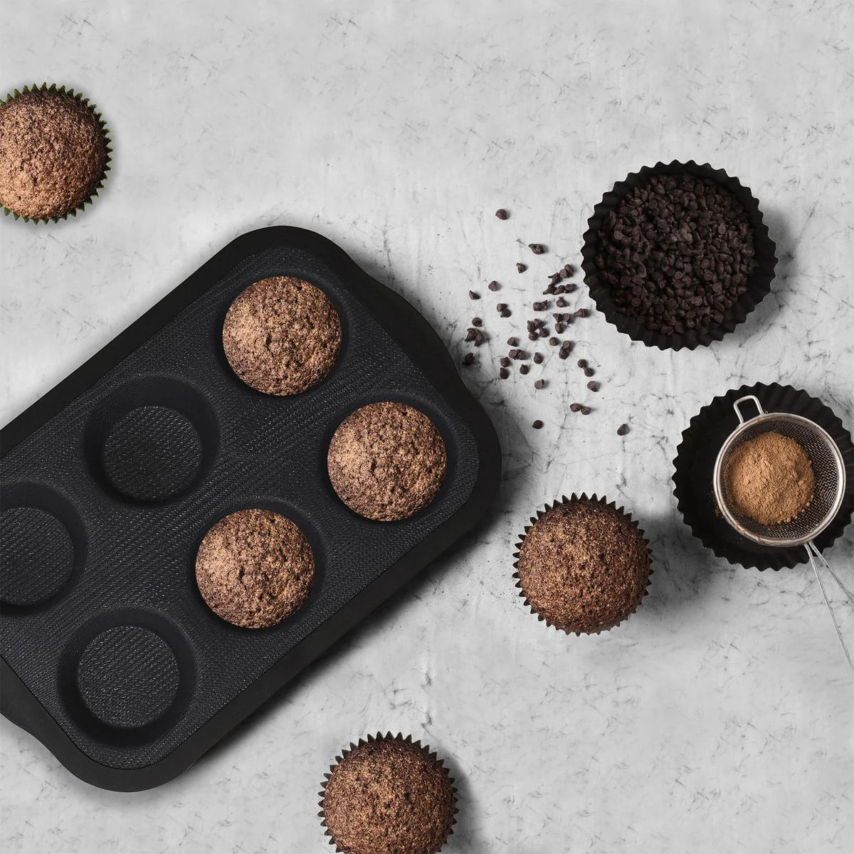 Lot de pâtisserie avec 1 Moule à muffins en silicone fibre de verre, 1 spatule Zenker et 2 bols à mixer en inox Fackelmann