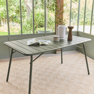 Table de jardin pliante métal 6 places. kaki. Amelia. 140x80cm. traitement antirouille. lattes et bords arrondis