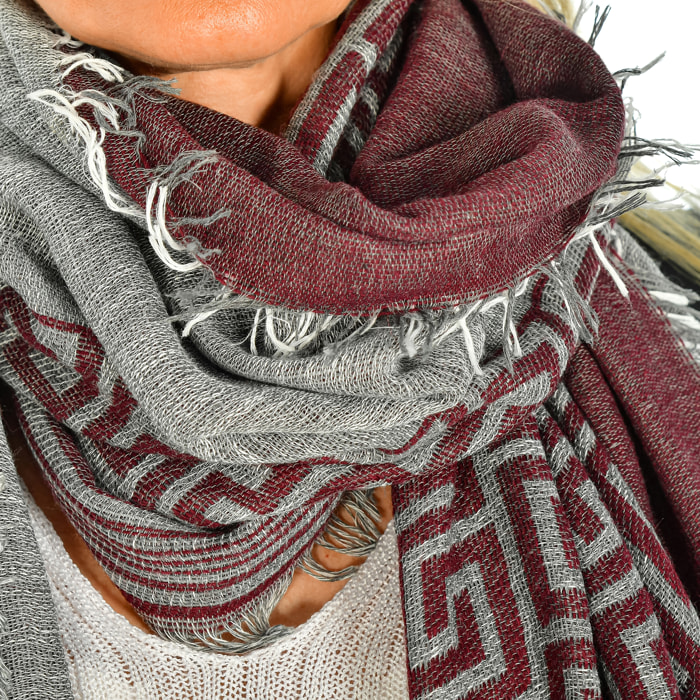 Foulard sciarpa con design greche doppio colletto modal e lana. Made in Italy.