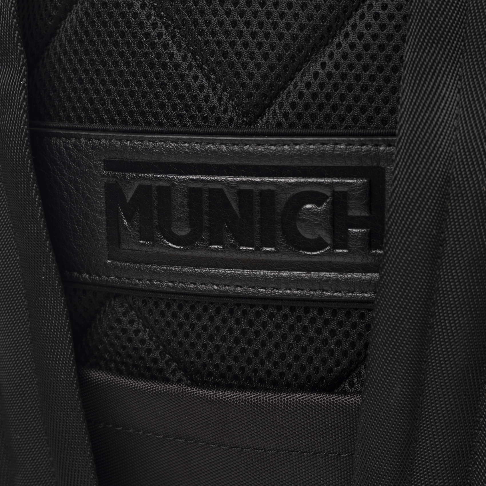 Mochila Técnica Urbana con Adaptador a Trolley ZONE BACKPACK C/BLACK