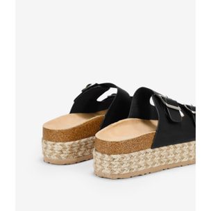 Sandalias negras con plataforma de esparto