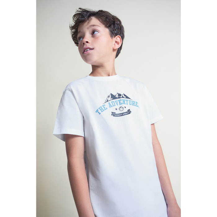 Conjunto de camiseta con estampado de montanas "The Adventures" y bermuda lisa de corte clasico | Color: Marino | Street Monkey
