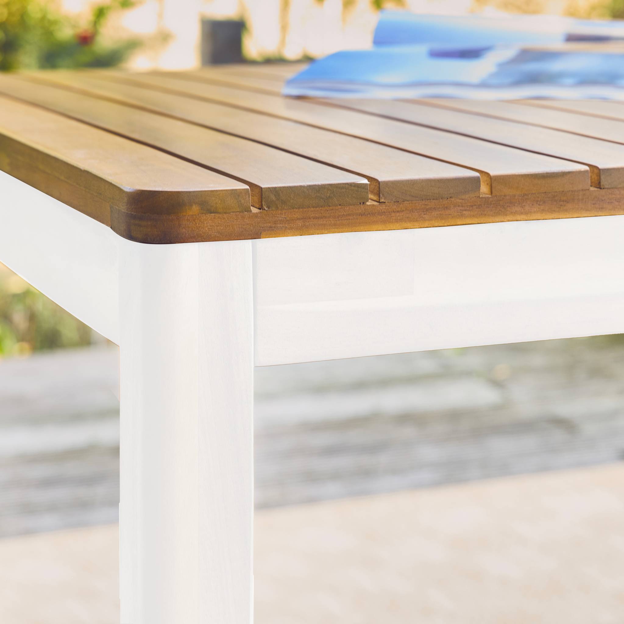 Table de jardin SENORA acacia blanc avec coins arrondis. 8 places. 160 x 90 x 75 cm