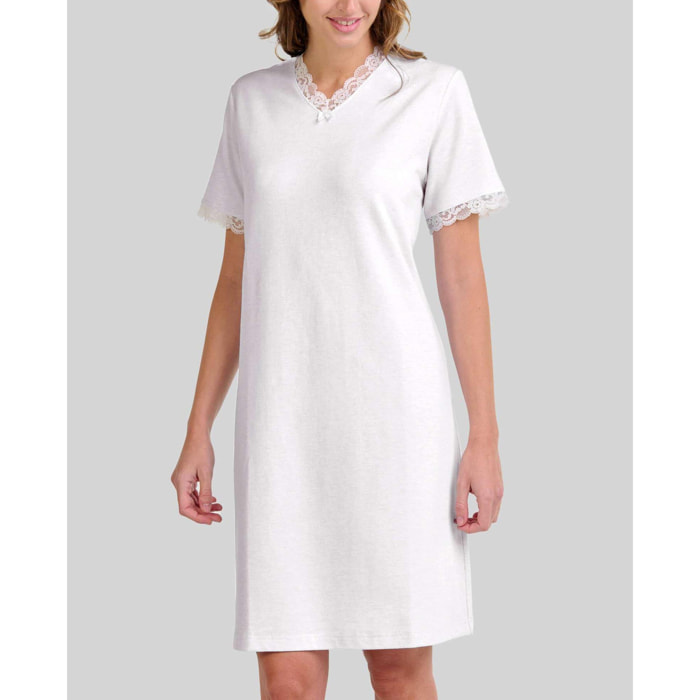 Camisón mujer con encaje escote en pico y clásica manga corta