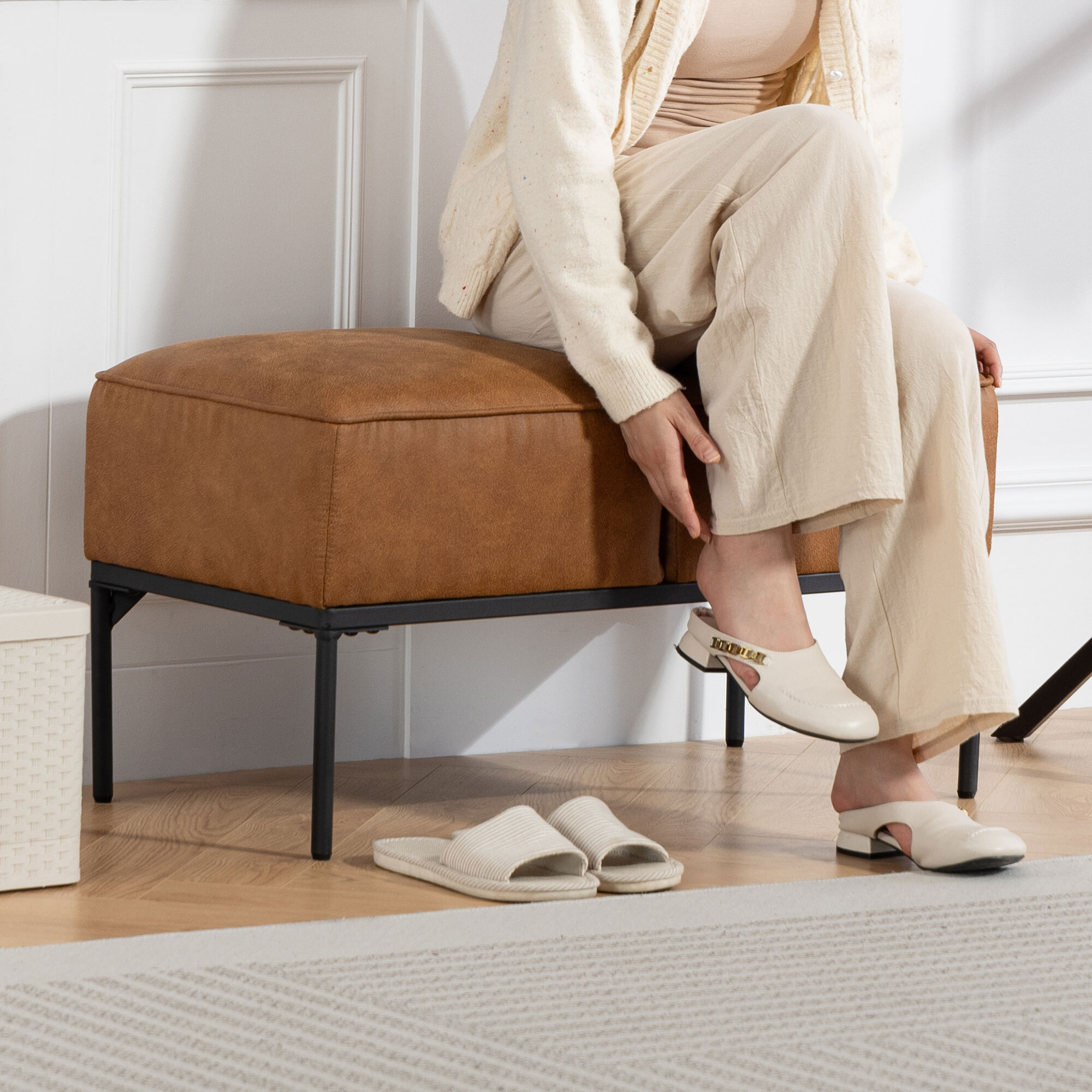 Taburete Pie de Cama, Banco Pie de Cama Moderno con Asiento Acolchado Grueso y Patas de Acero, Cuero Sintético, Banqueta de Dormitorio, Carga 120kg, para Entrada, Pasillo, 80x40x46 cm, Marrón