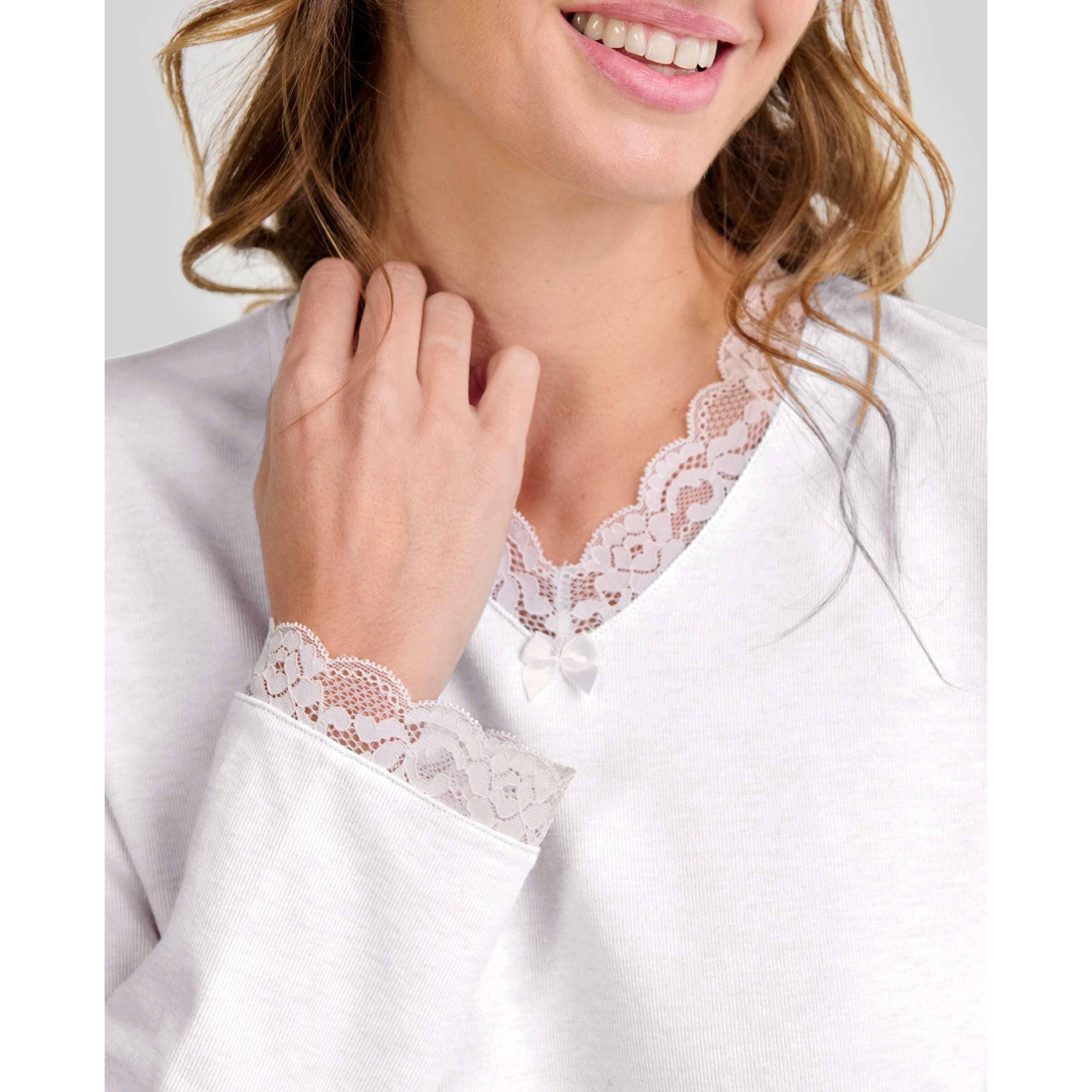 Camisón mujer con encaje escote en pico y clásica manga larga