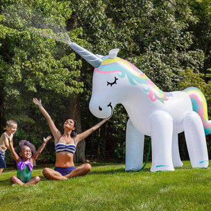 Unicornio gigante inflable con aspersor de agua en el cuerno. 220x120cm.