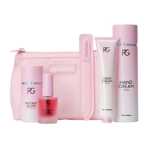 étui avec des produits de soin des ongles