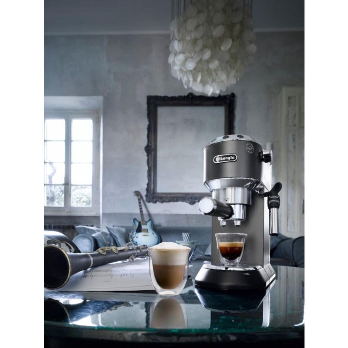 Machine à expresso DELONGHI Dedica EC695.BK noir