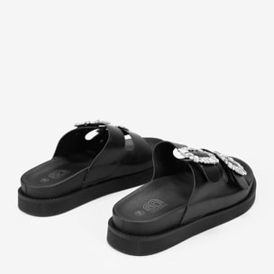 Sandalias negras con hebillas brillantes