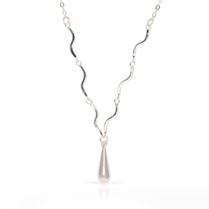 Collar de plata de ley 925 con colgante de gota y cierre de resorte.