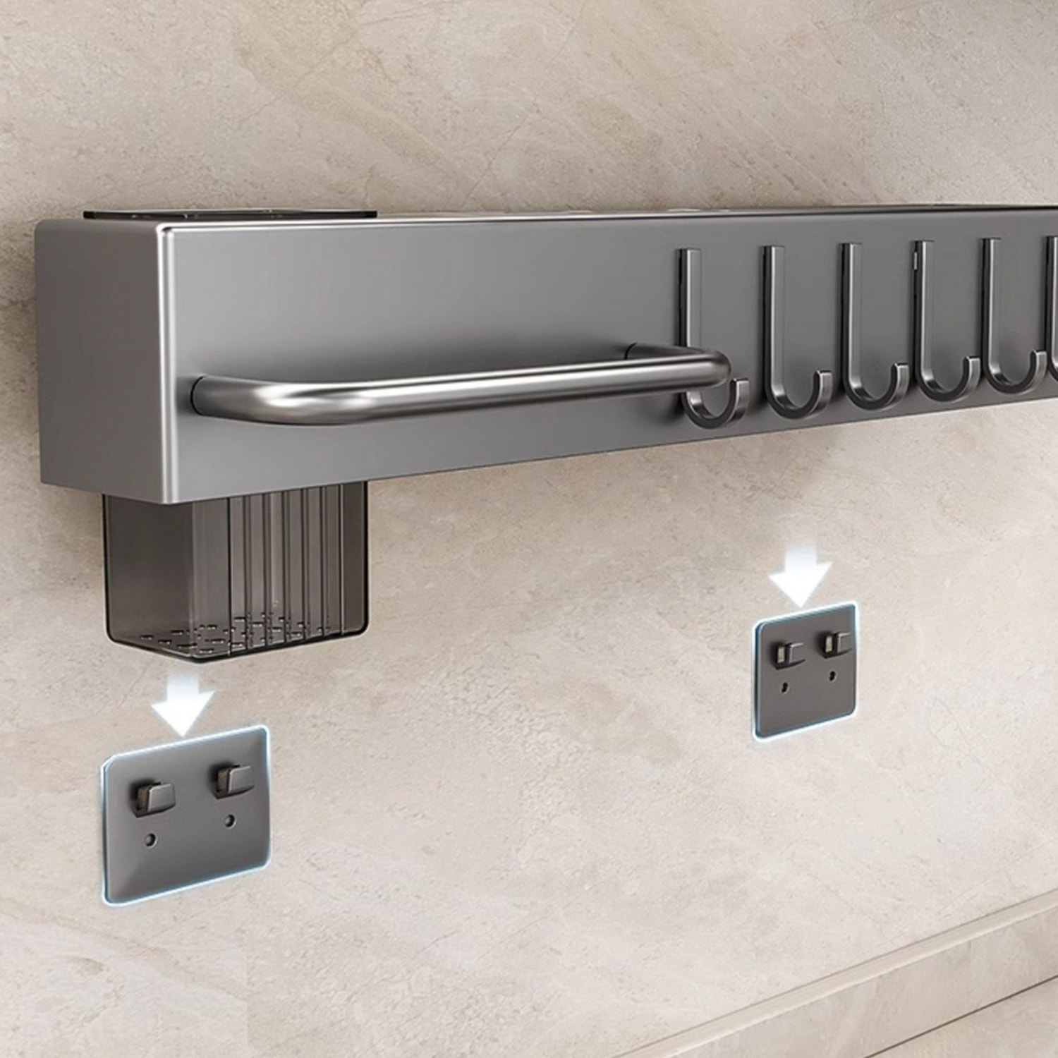 Soporte metálico multifuncional para pared con montaje mediante pegamento o tornillos. Organiza utensilios de cocina de forma práctica, con múltiples compartimentos, ganchos y ranuras para cuchillos.