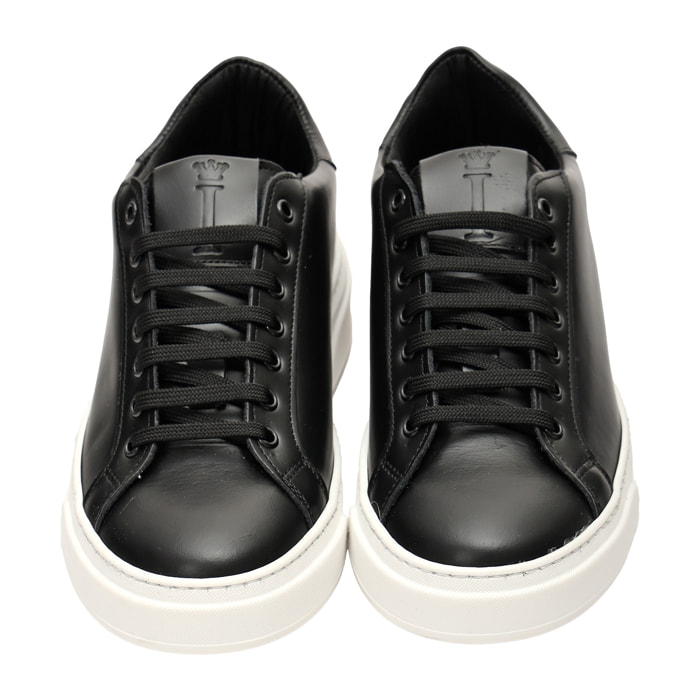 Sneakers stringate in vera pelle