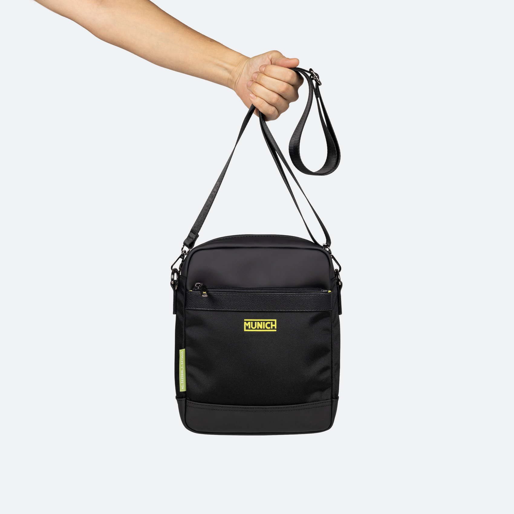 Bandolera Negra de Alta Resistencia con Bolsillo Frontal JUNGLE CROSSBODY