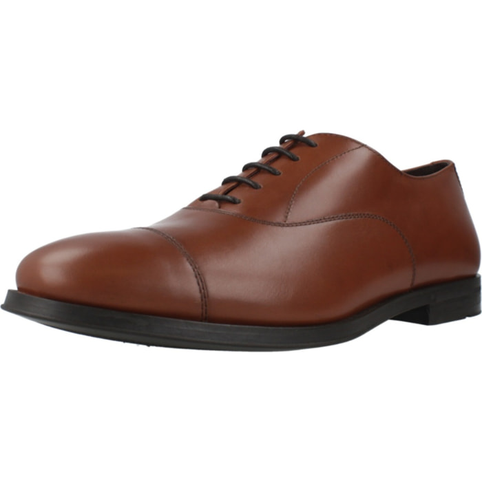 Zapatos de Vestir Hombre de la marca GEOX  modelo U DECIO MARRON
