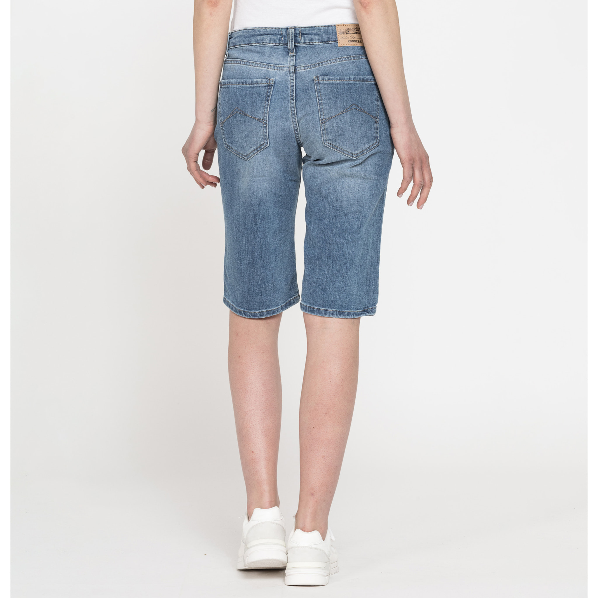 BERMUDA IN DENIM LEGGERO CON STRAPPI 100% COTONE. Vita regolare.