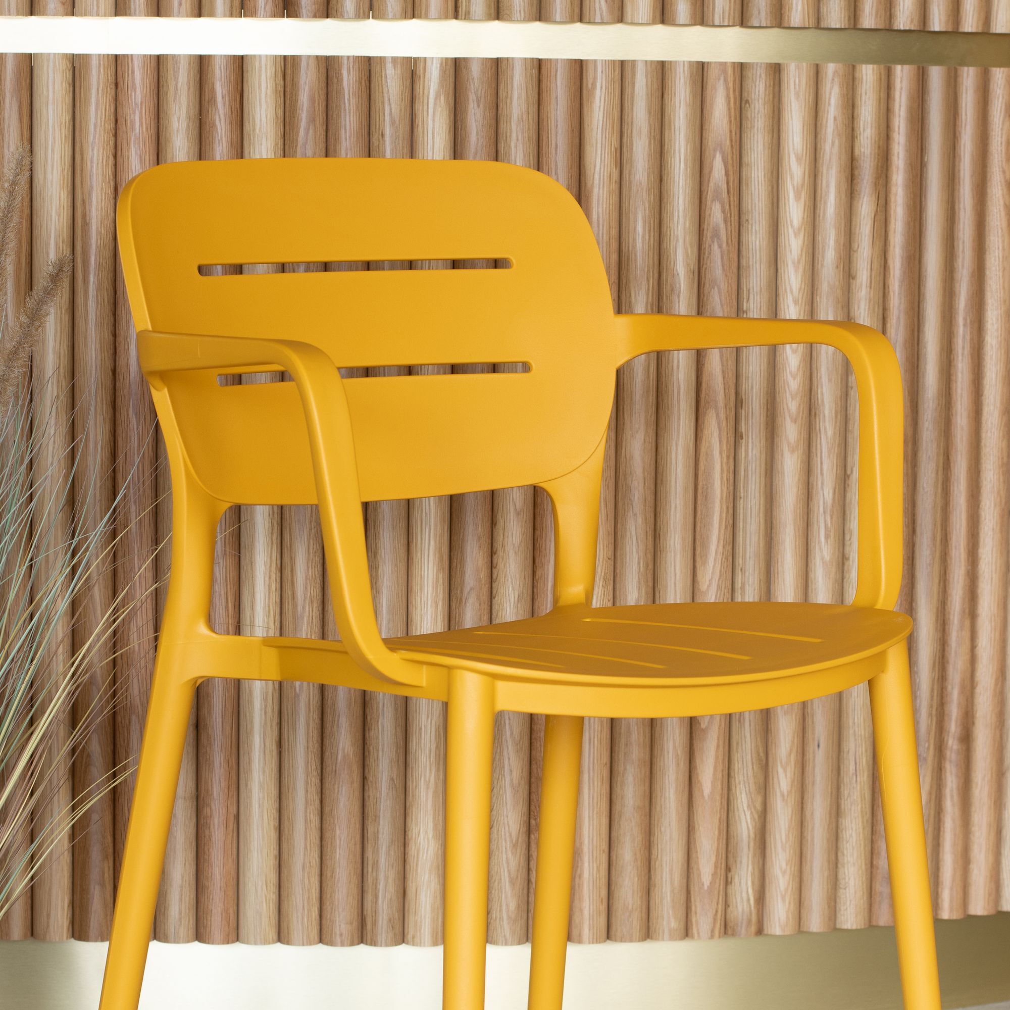 LOT 4 FAUTEUIL DE TABLE EN POLYPROPYLÈNE JAUNE 52.5X53XH79CM SUNSET