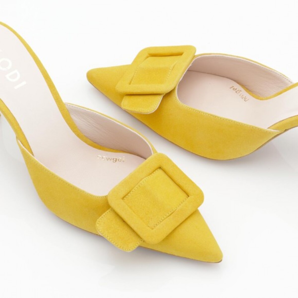 MULES AMARILLOS ELIAN