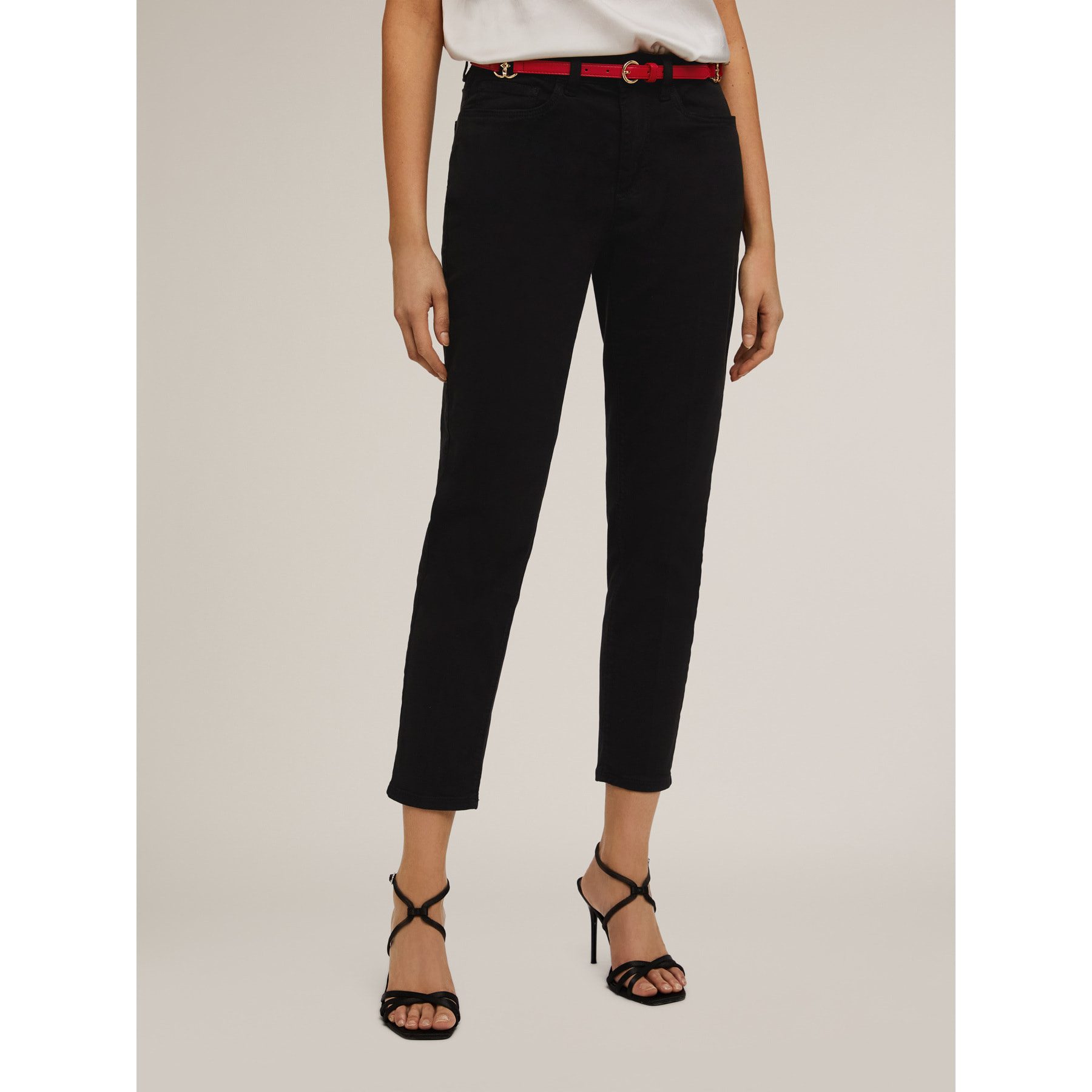 Motivi - Pantaloni carrot Rianne in cotone - Nero